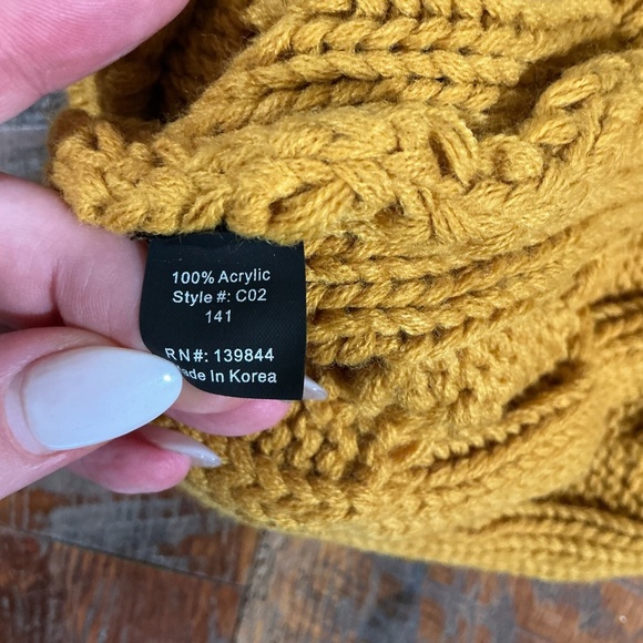 NASH Nashville Souvenir Mustard Yellow Cable Knit Pom Beanie Hat Women’s - Picture 2 of 7